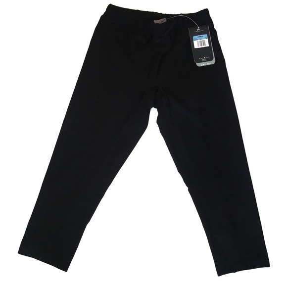 Nike Pants - NWT Nike black dri-fit athletic crop capri med